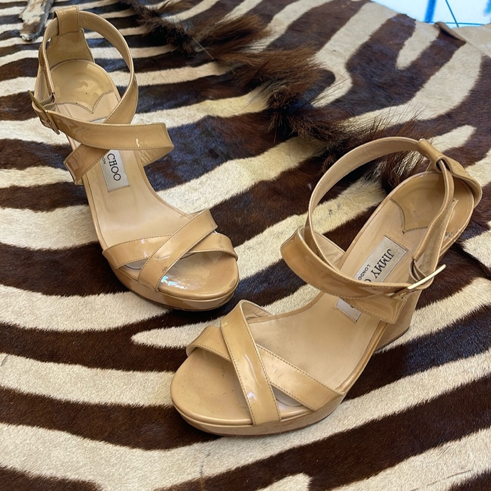 Jimmy CHOO neutral patent leather wedge sandals. Size 38